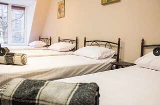 Хостелы hostel Koleso Одесса Односпальная кровать в общем номере для женщин-4